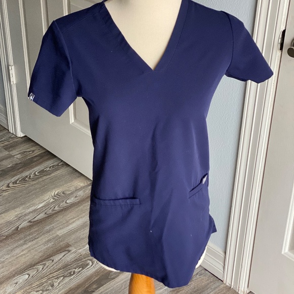 Figs Casma Three-Pocket Scrub Top - Picture 3 of 5